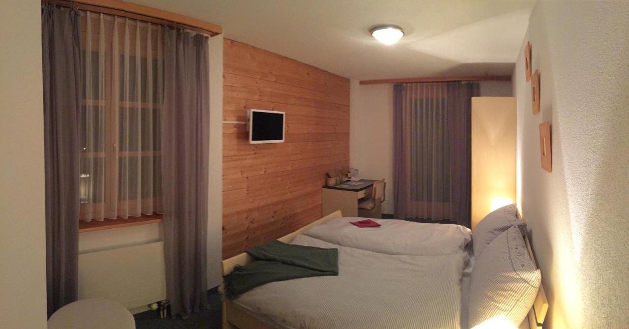 Hotel Bz Sunnahof Obersaxen Esterno foto