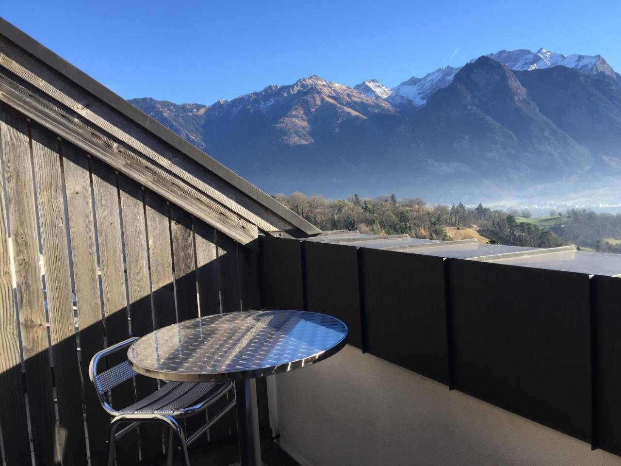 Hotel Bz Sunnahof Obersaxen Esterno foto